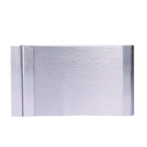 Italian skirting board