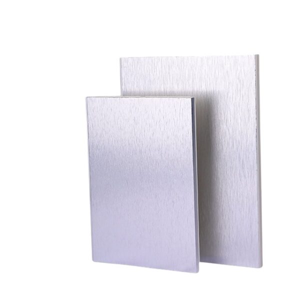 Italian skirting board